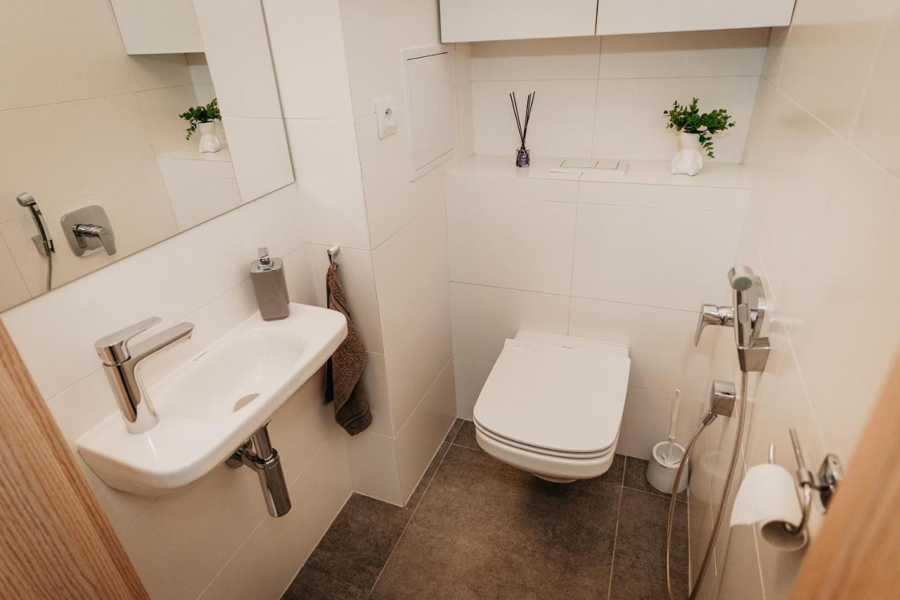 Old Town City Center Apartment 2 - Private Parking Included Košice Εξωτερικό φωτογραφία